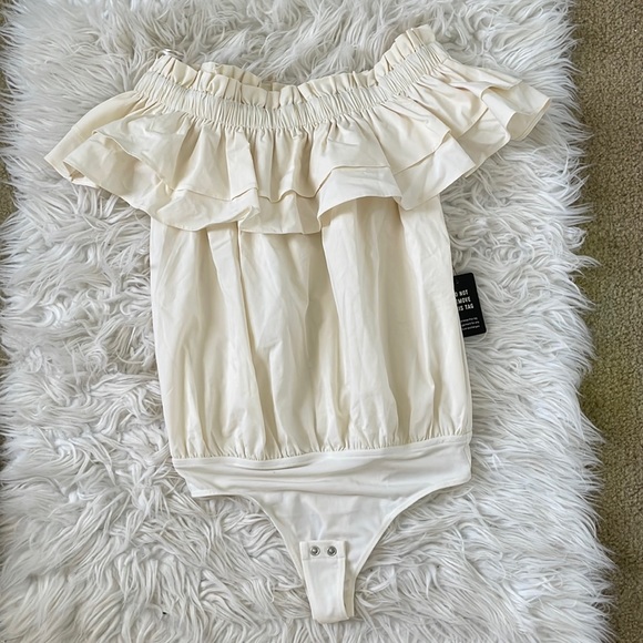 Express Ruffled Off-Shoulder Bodysuit - Picture 2 of 4
